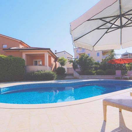 Apartments Meri Лижнян Экстерьер фото